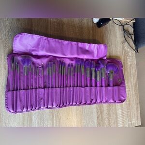 Beauty Creations 24 Piece Makeup Brush Set Purple Case Full Face & Eye Brushes